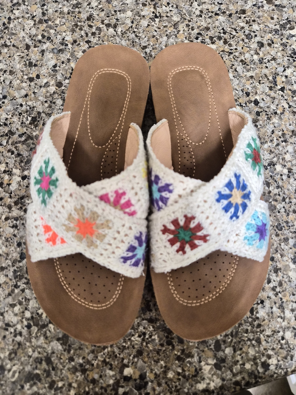 Crochet Strap Brown Footbed Sandals with Multicolor Floral Accents Sz 2